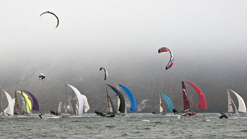 Kites, windsurfers and skiffs